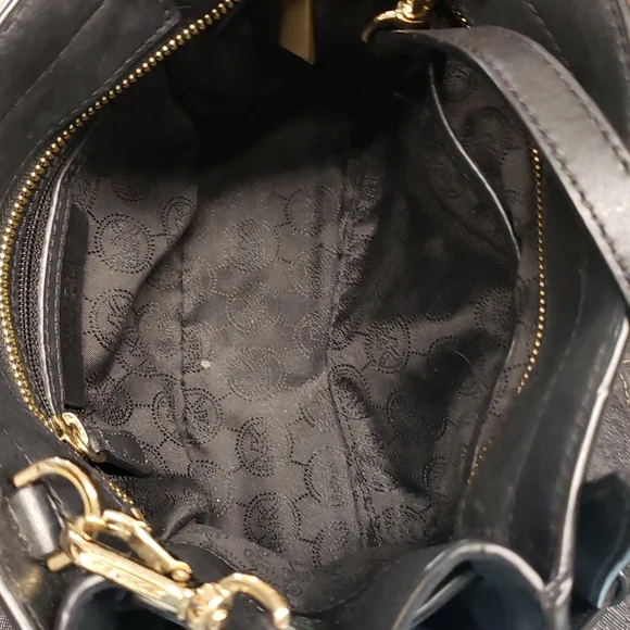 MICHAEL Michael Kors Hamilton Smooth Black Leather Crossbody Bag w/Gold Hardware - Picture 12 of 17